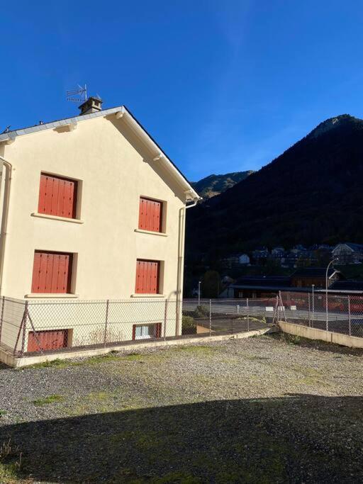 Appartement Au Centre Ville. Cauterets Eksteriør bilde
